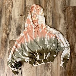 🍬 YOUNG FABULOUS & BROKE | Cropped Tie-Dye Hoodie